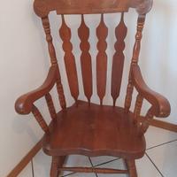 sedia a dondolo in legno 