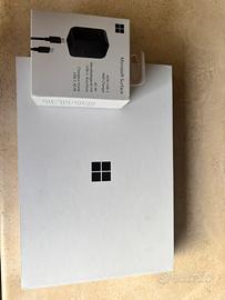 Surface Pro 12” Copilot+ 16GB 256GB NUOVO +Charger