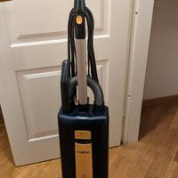 ⛔VENDUTO⛔  Aspirapolvere e  battitappeto