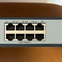 Switch HP 1910-8G-POE+