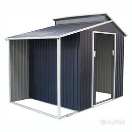 Casetta in metallo con porticato