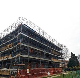 Noleggio e montaggio di ponteggio perimetrale