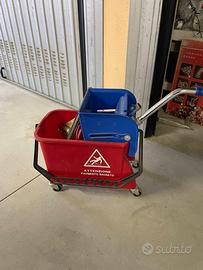 Carrello pulizie