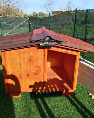 Cuccia per il cane in legno massello