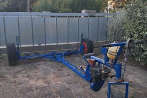 Carrelli semoventi a motore