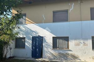 CASA DI CORTE A DIGNANO