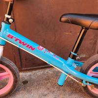 Bicicletta a spinta senza pedali