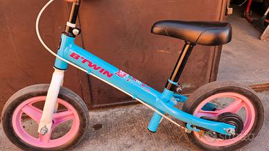 Bicicletta a spinta senza pedali