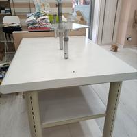 tavolo da esposizione per negozio 