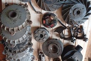 Tanti pezzi vespa 125 150 200 px e T5