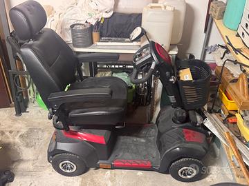 Scooter elettrico con comodo sedile Imbottito