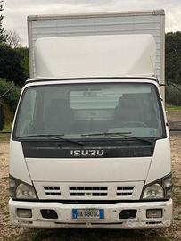 Furgone isuzu motore nuovo