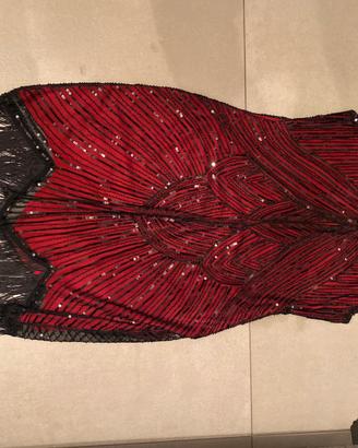 Abito da sera con accessori