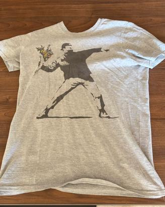 T shirt bansky