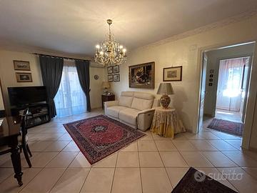 Tre vani ristrutturato in residence