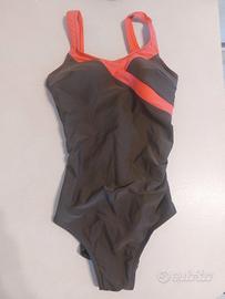 Costume da piscina da donna