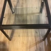 Tavolinetto in vetro con doppio ripiano