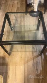 Tavolinetto in vetro con doppio ripiano
