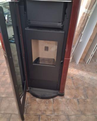 Termostufa a legna Anselmo Cola Nuova di negozio