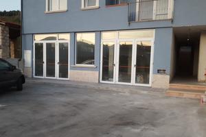 Locale commerciale tra Atena Lucana e Sala