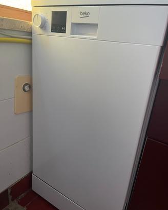 Lavastoviglie Beko Slim