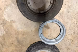 Set di tre ruote vespa usate 3.50-10