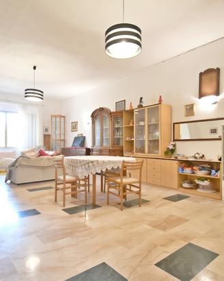 Casa indipendente con 1.000 mq di terreno