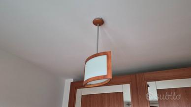 lampadario in vetro satinato e  ciliegio