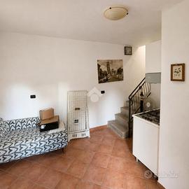 CASA DI CORTE A CASCINA