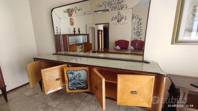 Credenza vintage con grande specchiera