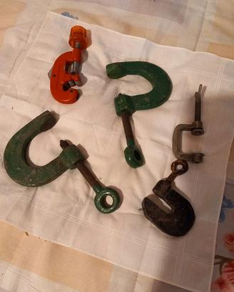 4 morsetti e 1 taglia tubi di rame