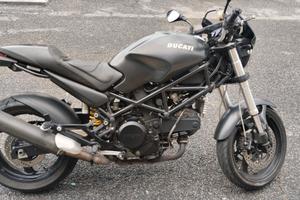 ducati Monster 696