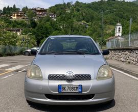 Toyota Yaris 1.0i 16V cat 5 porte Sol