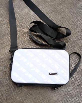 Mini borsa a tracolla rigida Forever Young