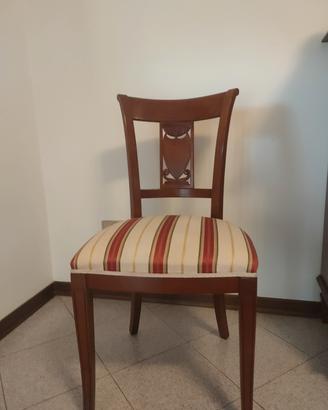 Sedie imbottite in raso e legno massello 