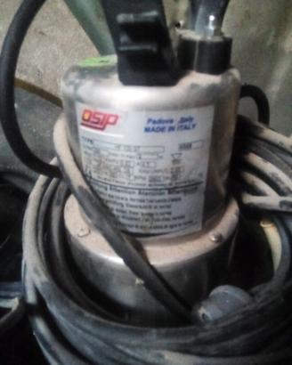 due grosse pompe sommerse