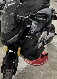 Honda adv-x colore nero 750