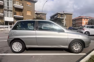 Lancia Y 1.2 Benzina-Anno 2002 -173.600km-1000€ Tr