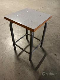 Sgabello vintage in metallo – perfetto per officin