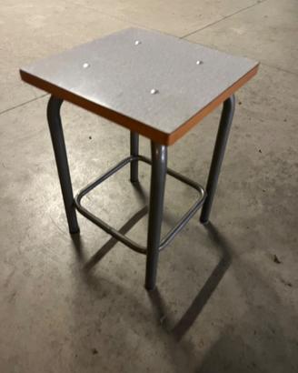 Sgabello vintage in metallo – perfetto per officin