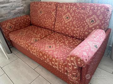 Divano letto, doghe in legno.