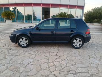 Volkswagen Golf 1.6 cat 5 porte