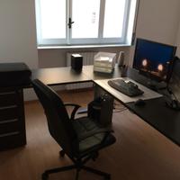 Scrivania angolare con cassettiera