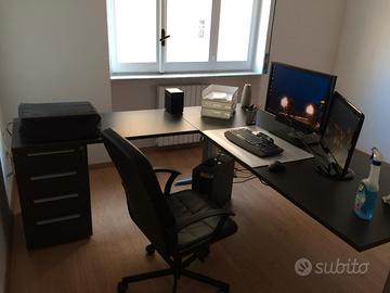 Scrivania angolare con cassettiera