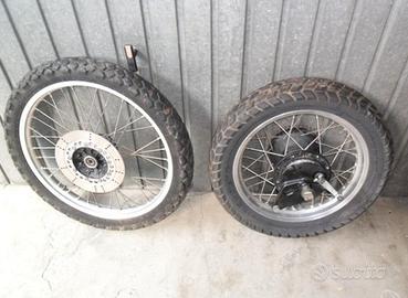 Kawasaki KLR 600 anno 1985 RUOTE