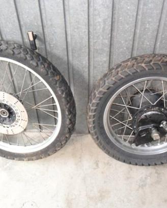 Kawasaki KLR 600 anno 1985 RUOTE