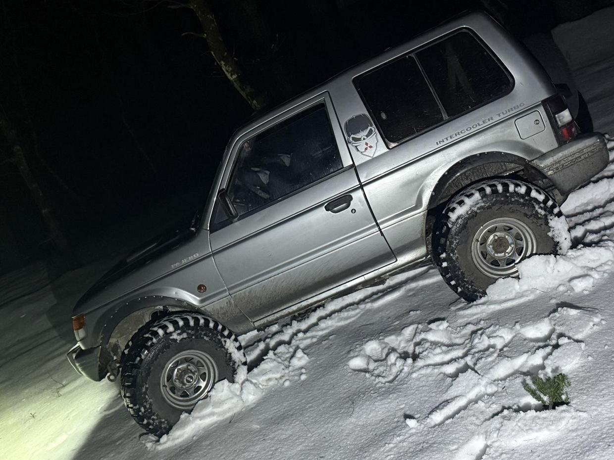 MITSUBISHI Pajero (2000-2007)