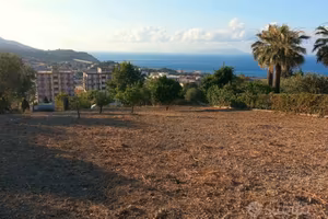 Terreno panoramico con vista Isole Eolie