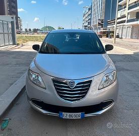 Lancia Ypsilon 1.2 69 CV 5 porte Gold