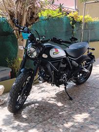 moto  D
